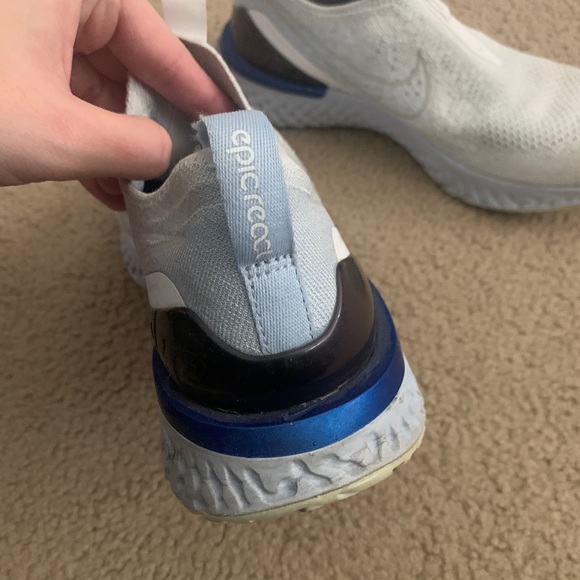 Nike Epic React Flyknit Athletic Shoes size W7.5 - Picture 4 of 5